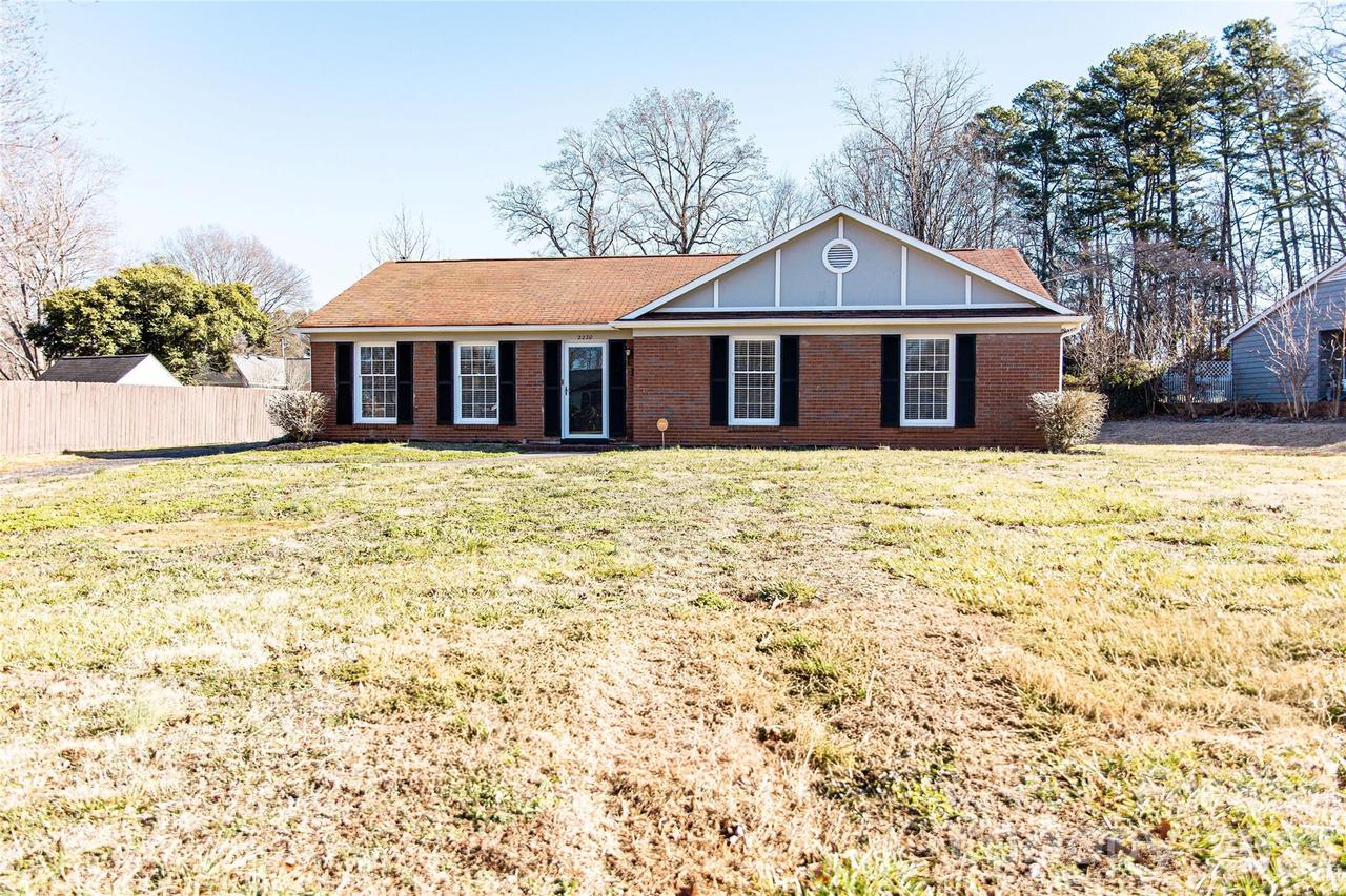 2220 Gaines Ave., Gastonia, NC 28054