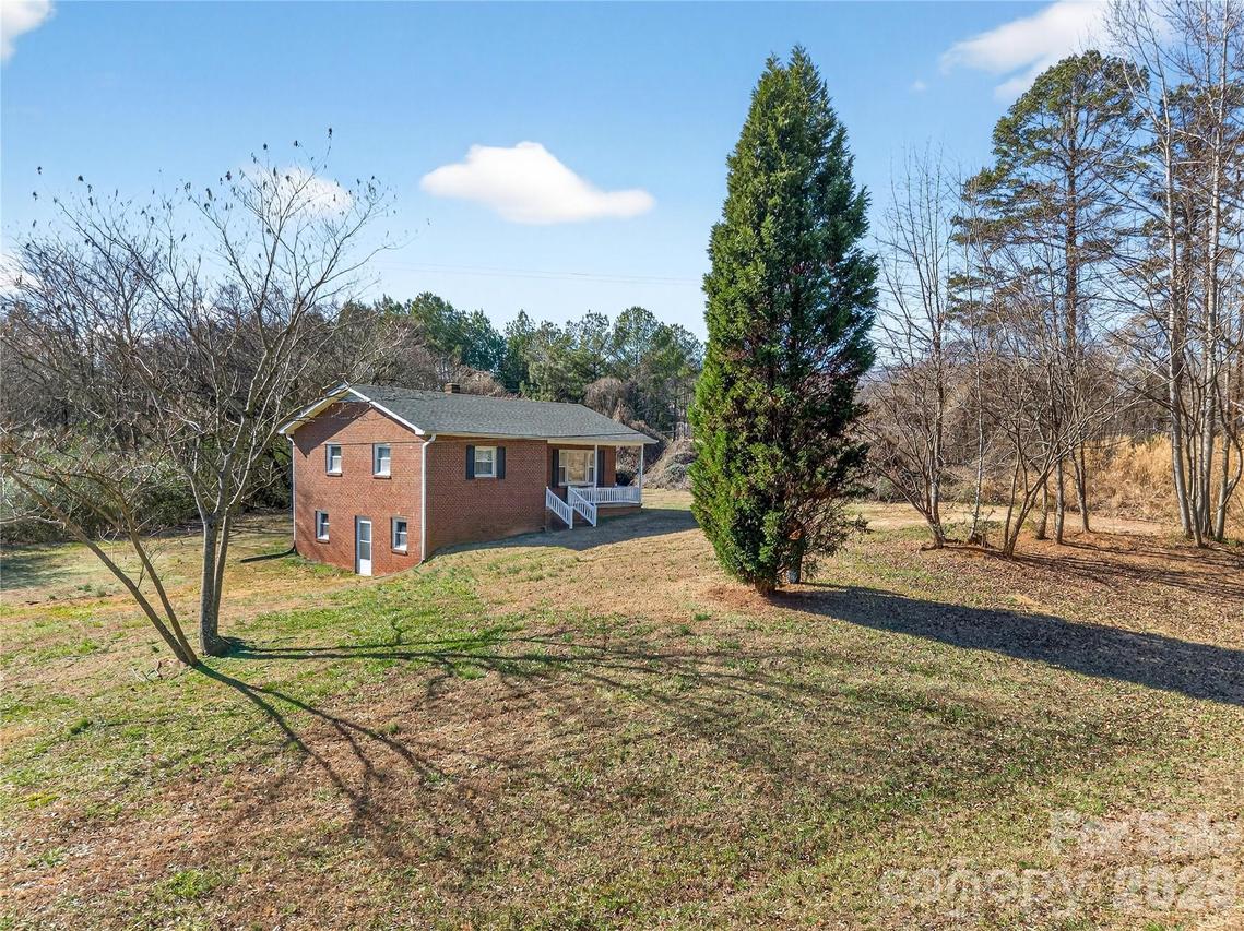 156 Eufola Rd., Statesville, NC 28677