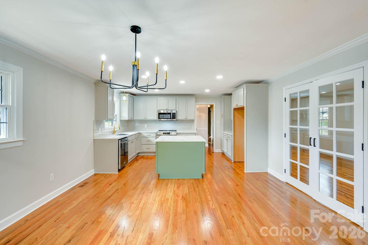 110 Scottsmoor Dr., Charlotte, NC 28214