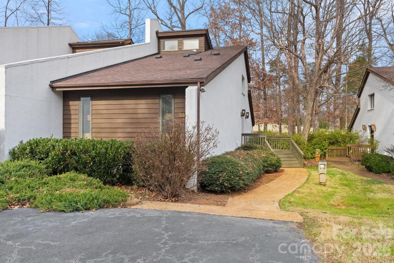 33 Lantern Ln., Lexington, NC 27292