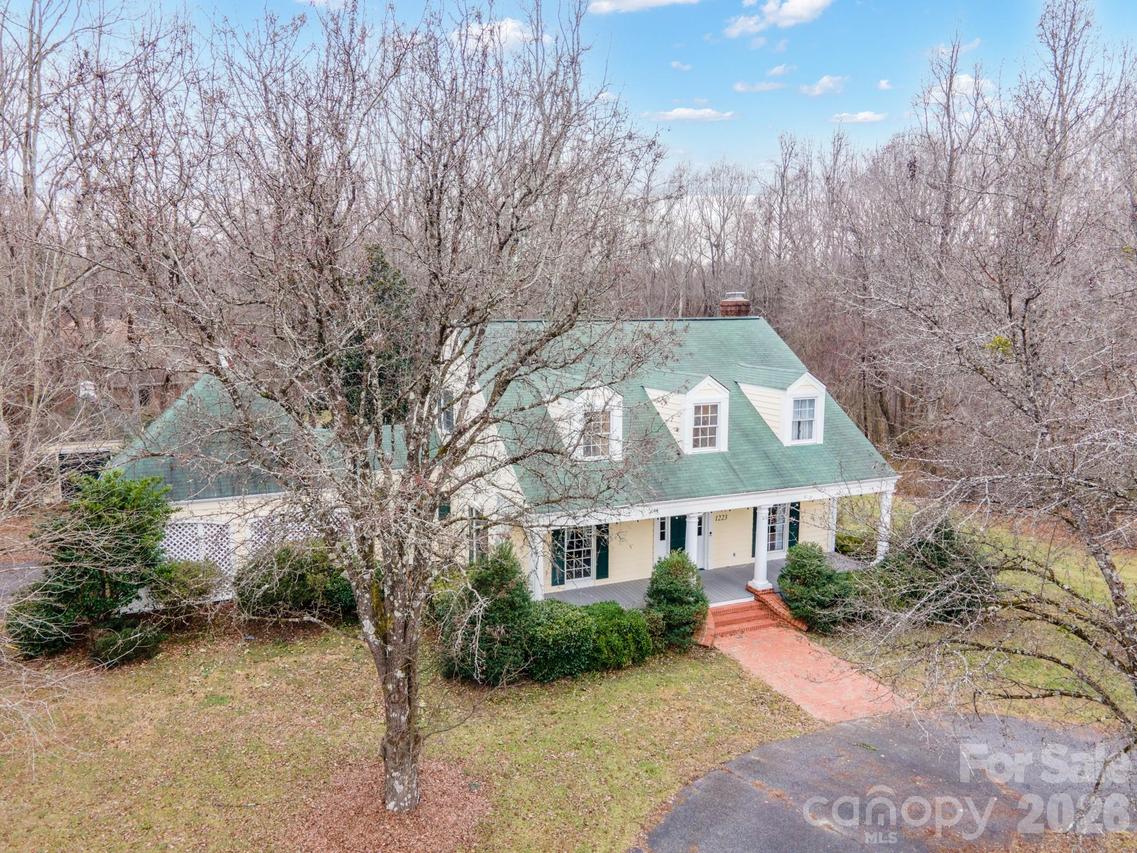 1223 Creekside Dr., Conover, NC 28613