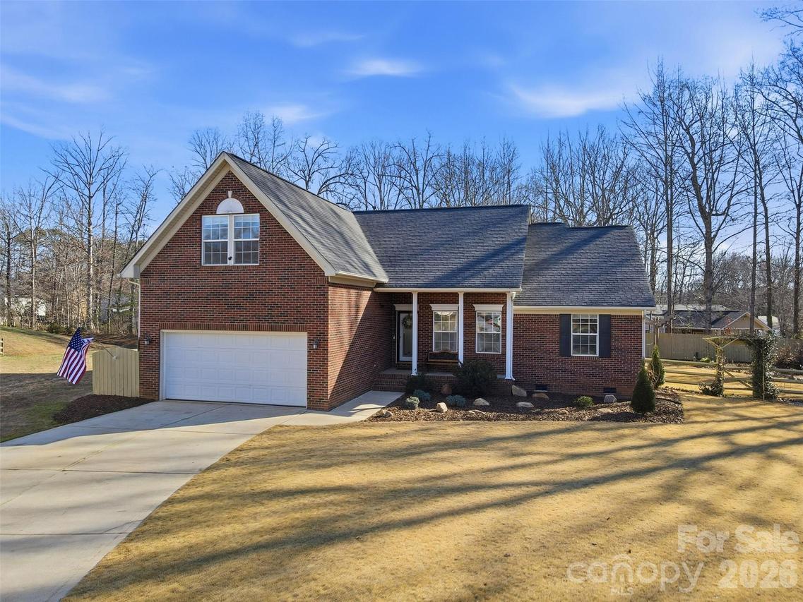 3043 Windsor Meadow Ln., Matthews, NC 28105
