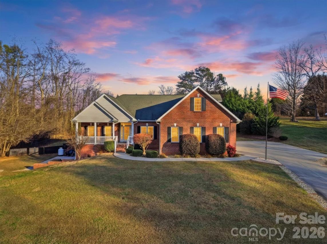 2555 Knox Landing Rd., Connelly Springs, NC 28612