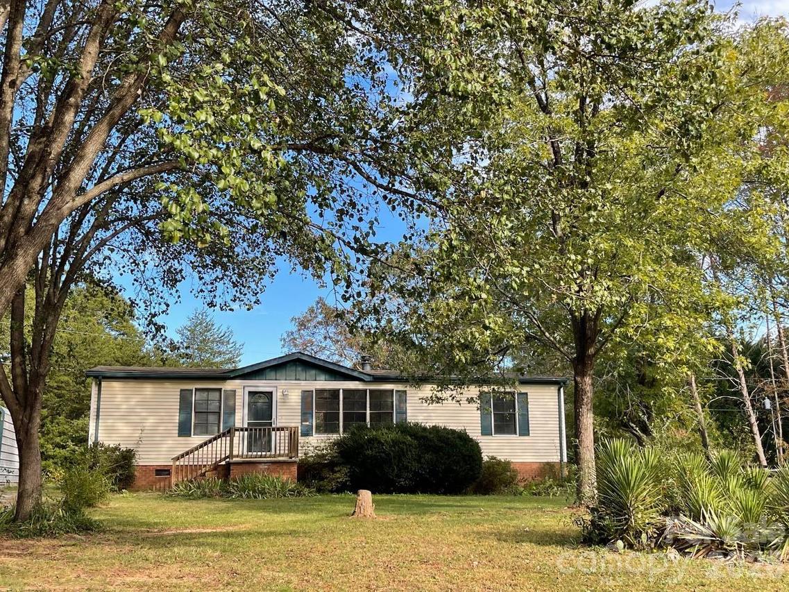 4810 Stratford Ln., Denver, NC 28037