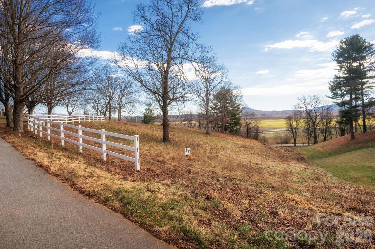 479 Nesbitt Dr. #2, Mills River, NC 28759