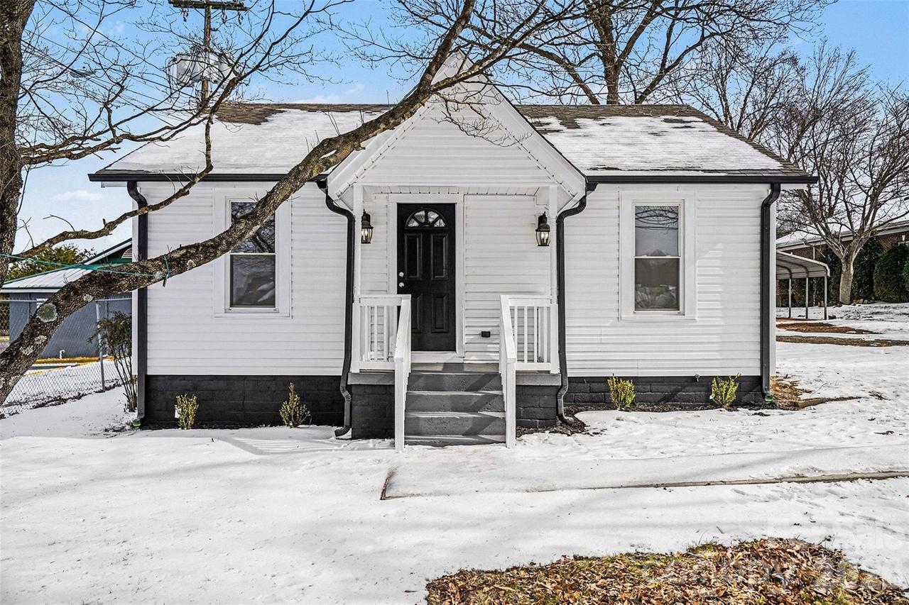 3042 N Oxford St., Claremont, NC 28610