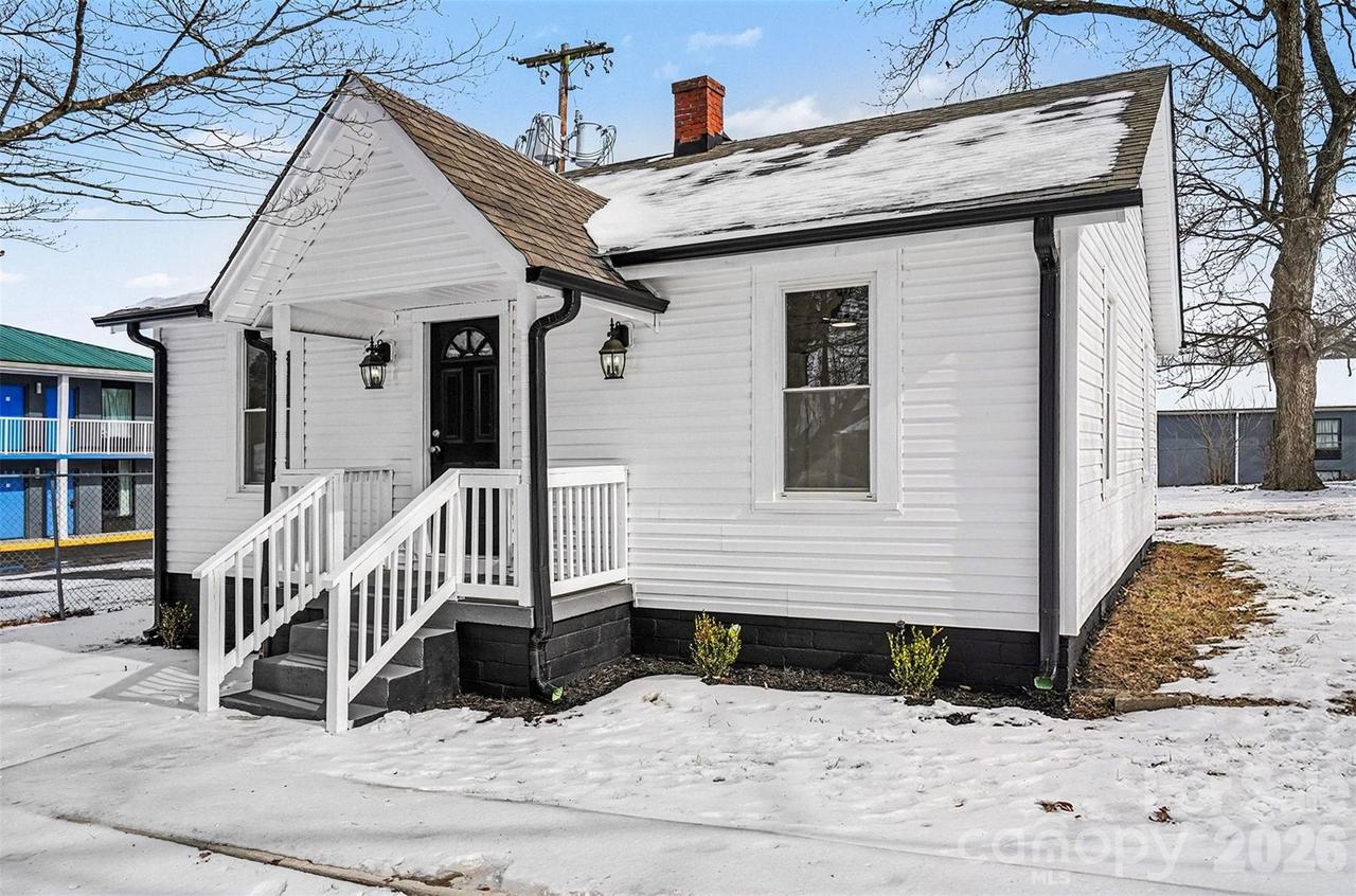 3042 N Oxford St., Claremont, NC 28610