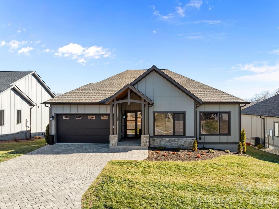 312 Avery Trail Dr., Arden, NC 28704