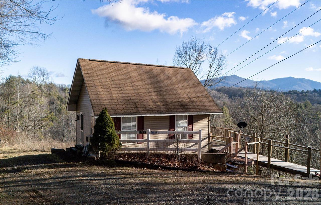 722 Union Hill Ridge Rd., Green Mountain, NC 28740