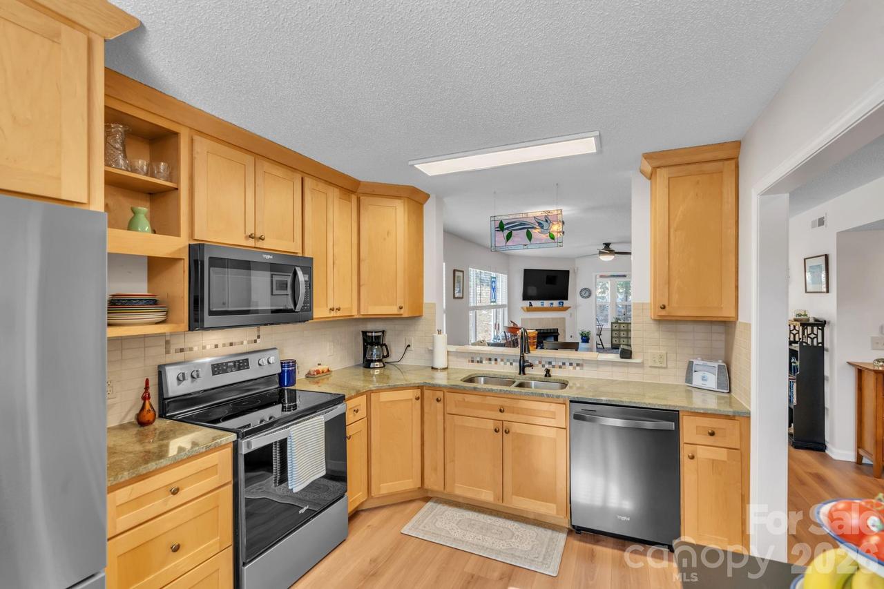 1501 Deermouse Way, Hendersonville, NC 28792