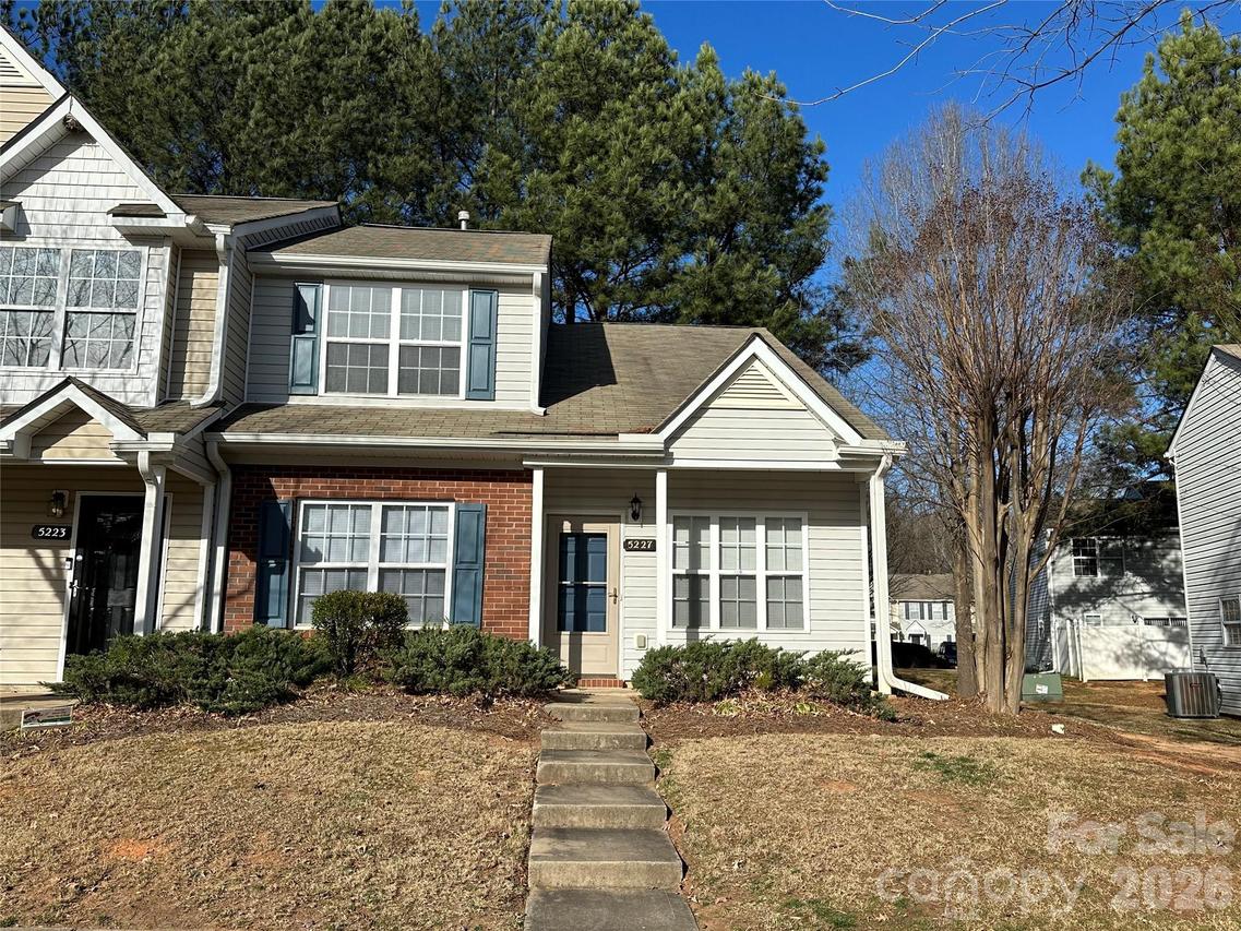 5227 Magnolia Tree Ln., Charlotte, NC 28215