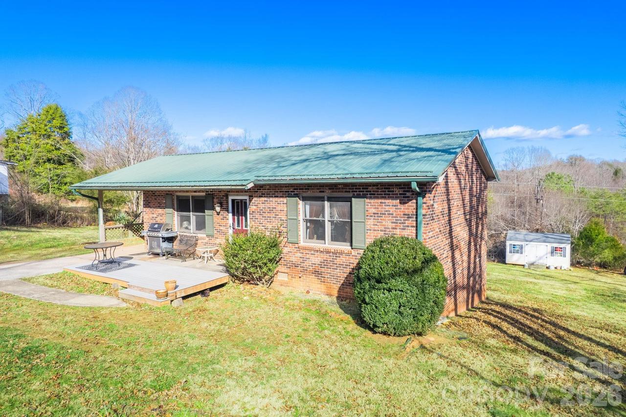 225 Baxter St., Morganton, NC 28655