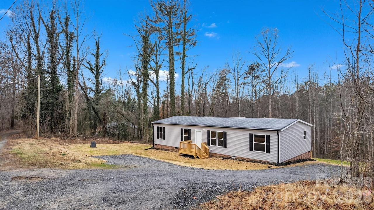 2113 Green Haven Ct., Morganton, NC 28655
