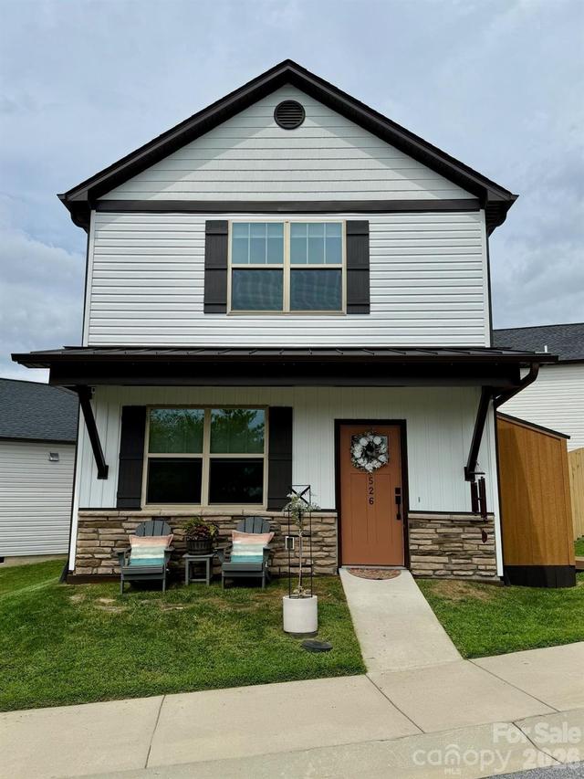 526 Cardwell Ln., Fletcher, NC 28732