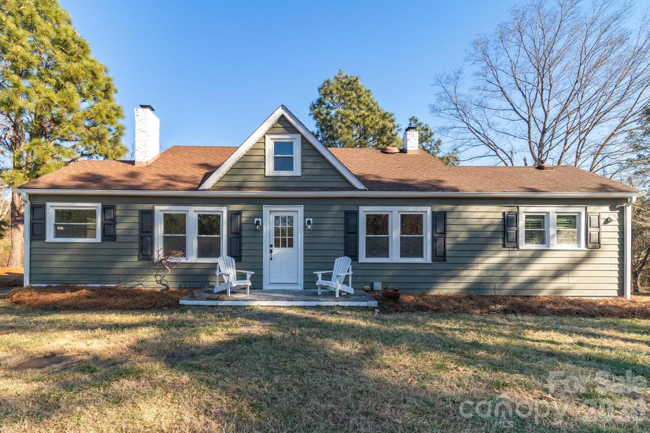 156 Payne Rd., Thomasville, NC 27360