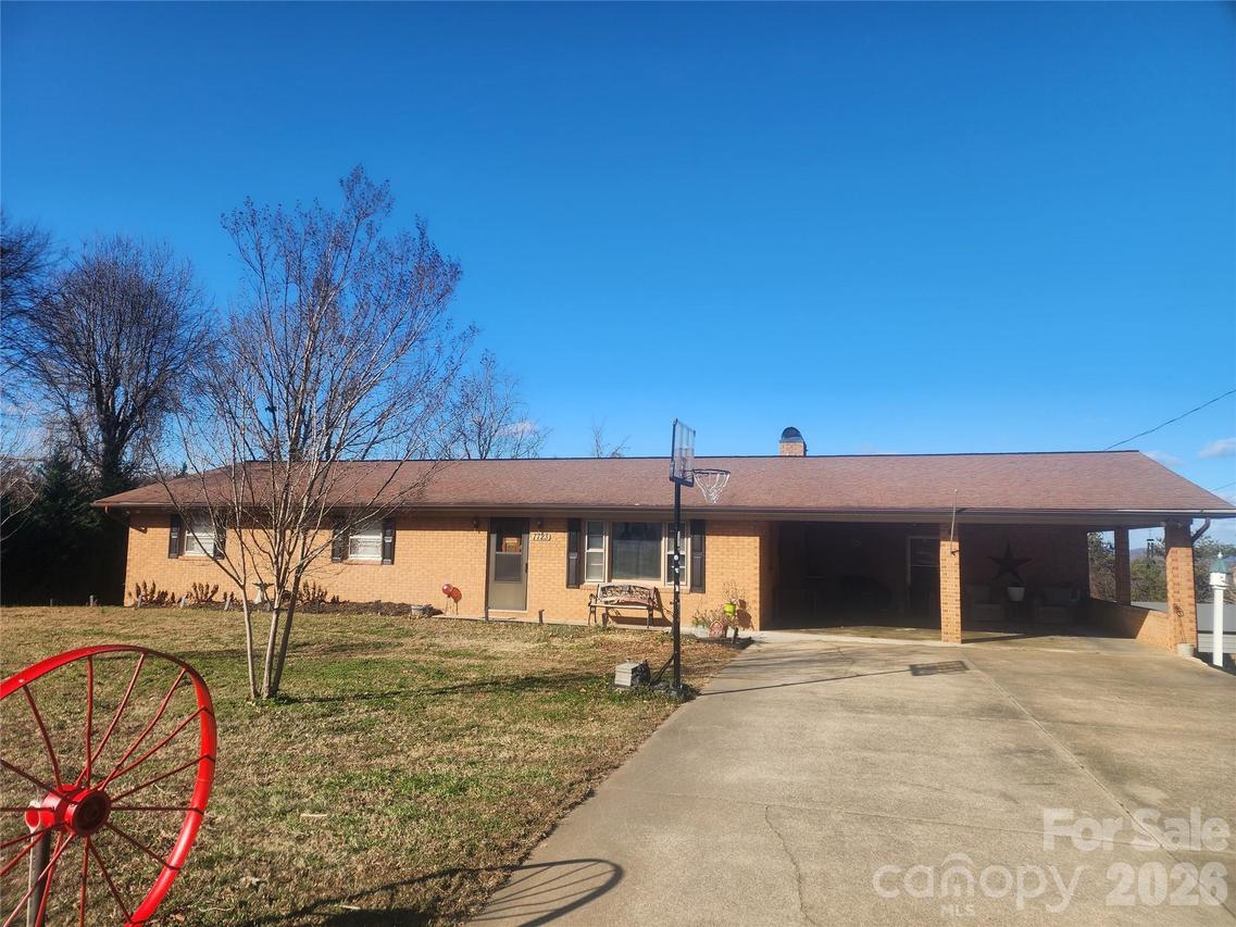 7723 Shoupes Grove Church Rd., Hickory, NC 28602