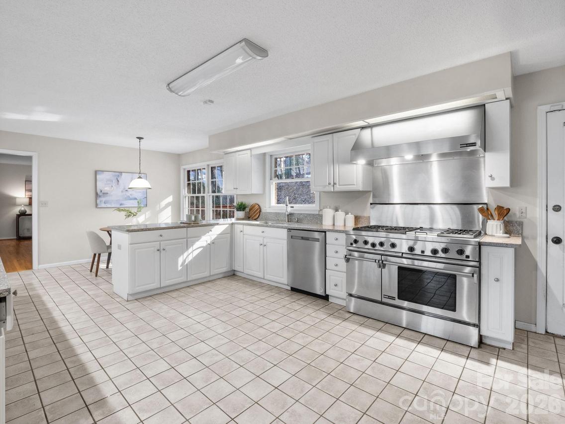 310 Claremont Dr., Flat Rock, NC 28731