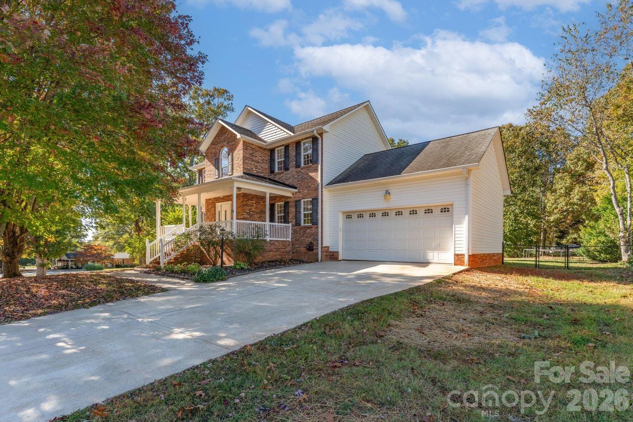 113 Longwood Dr., Advance, NC 27006