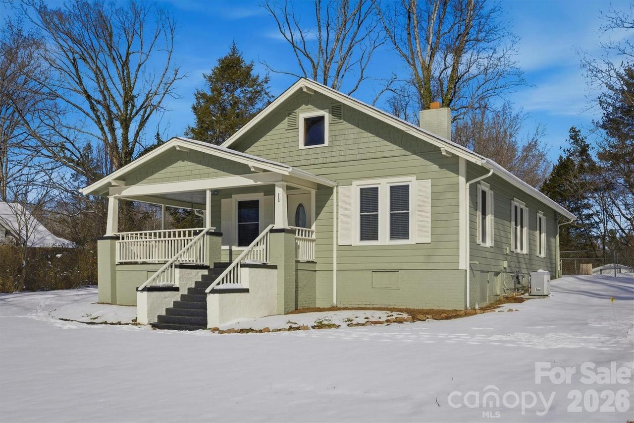 112 Myrtle St., Morganton, NC 28655