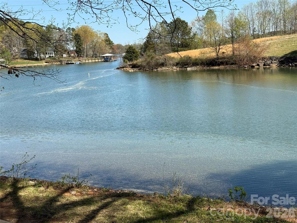 4677 Stratford Ln., Denver, NC 28037