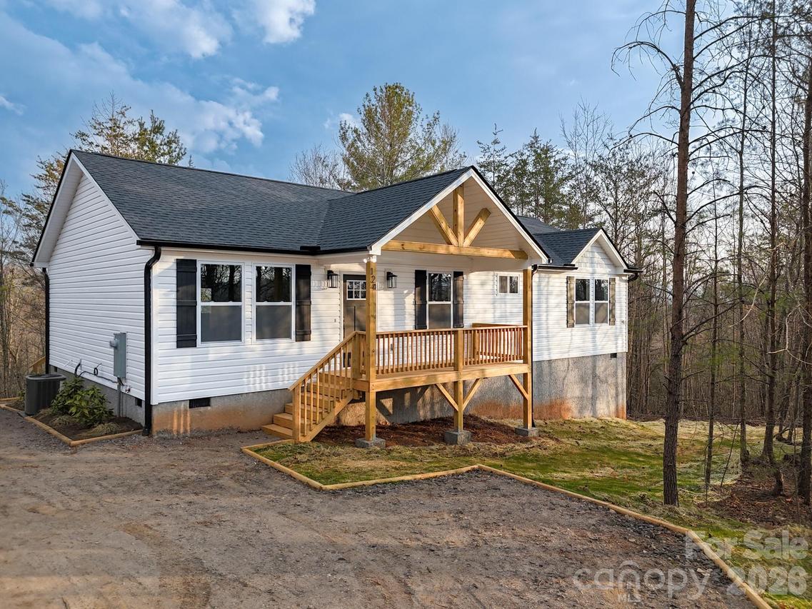 124 Fairfield Ln., Marion, NC 28752