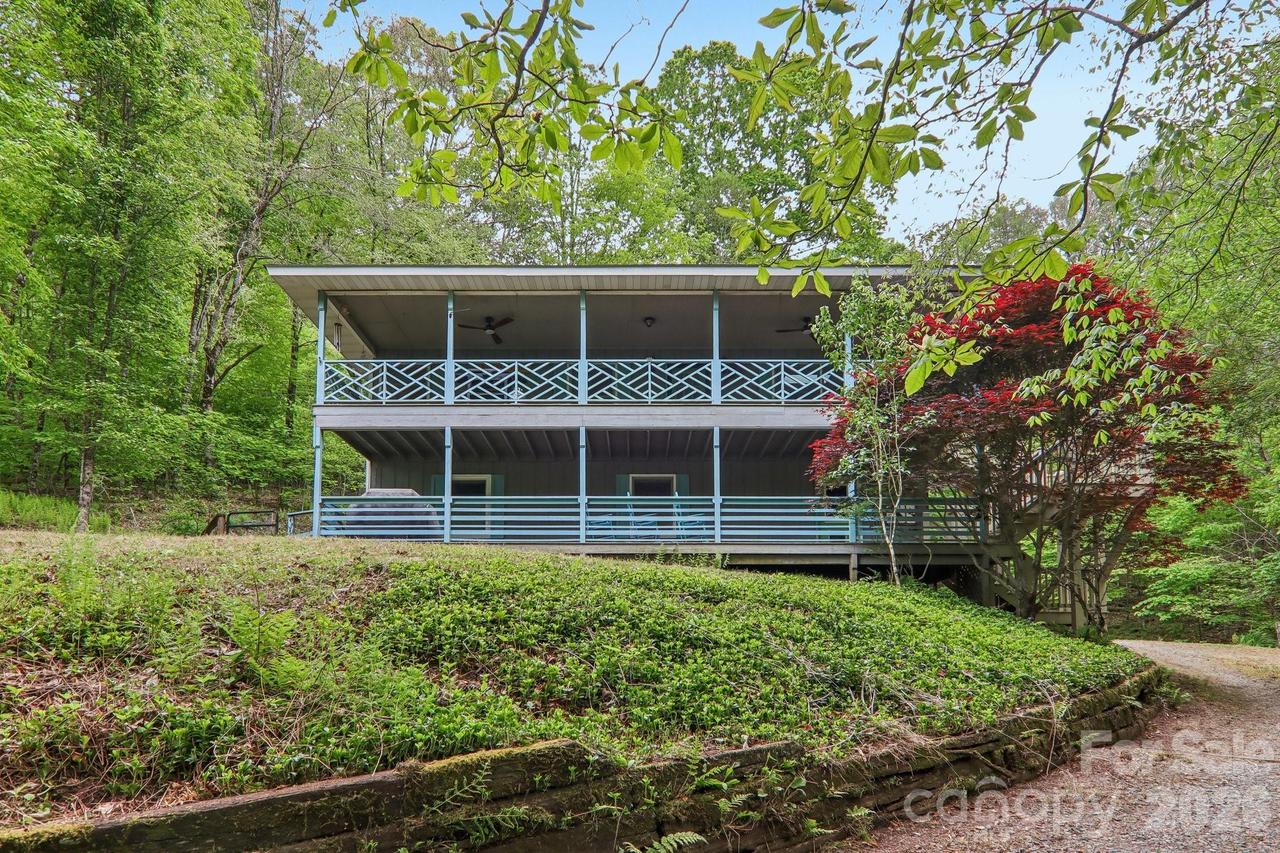 210 Spring Valley Dr. #624 & 625, Mars Hill, NC 28754