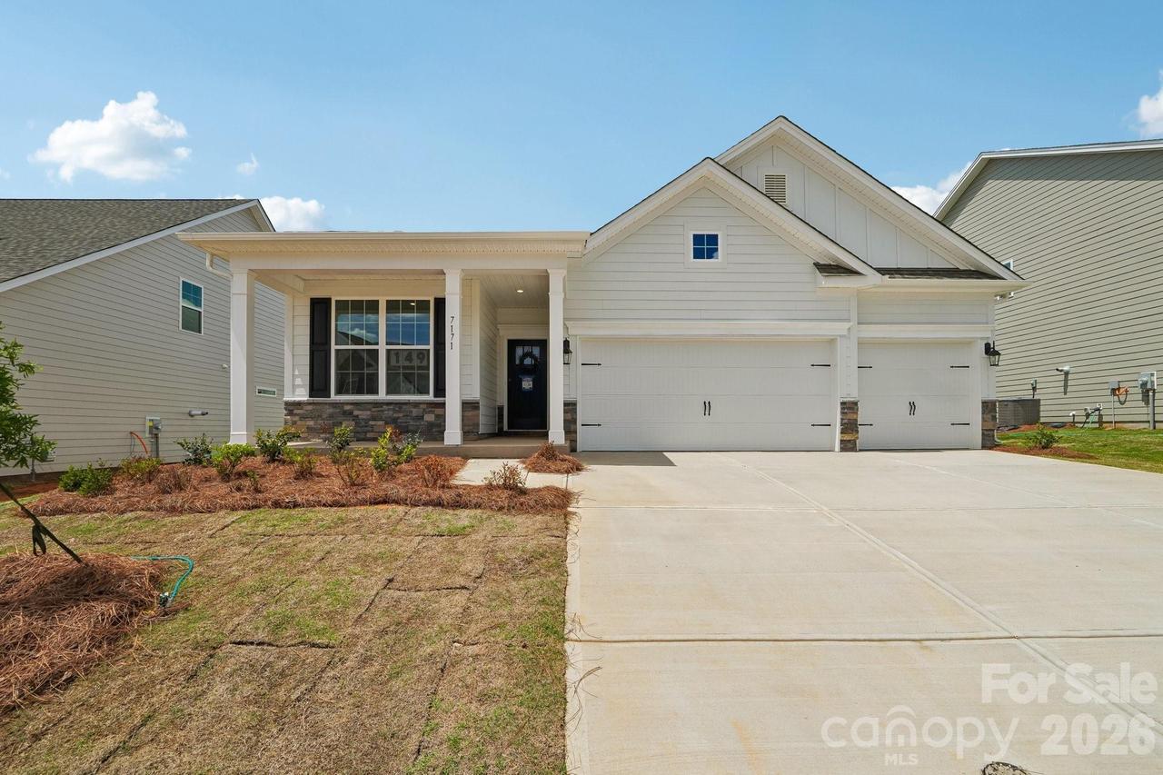 7171 Sylvan Retreat Dr., Denver, NC 28037