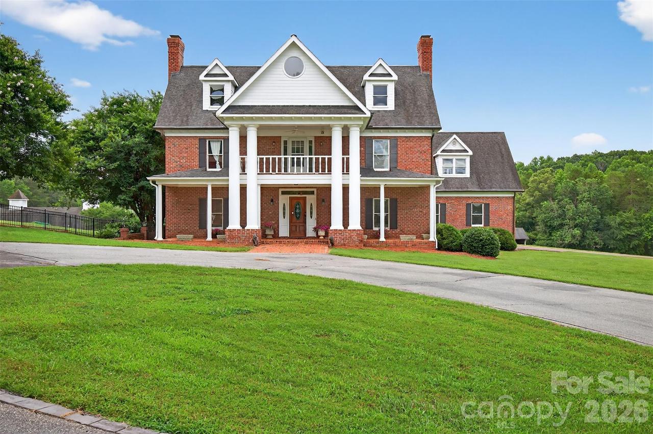 8350 Holler Farm Rd., Clemmons, NC 27012