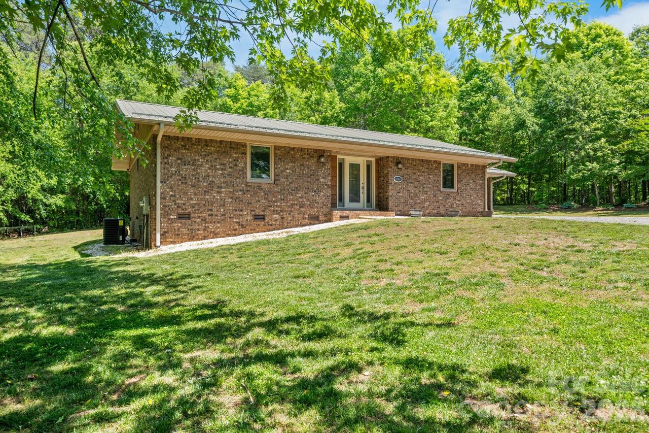 4586 Charlotte St., Conover, NC 28613