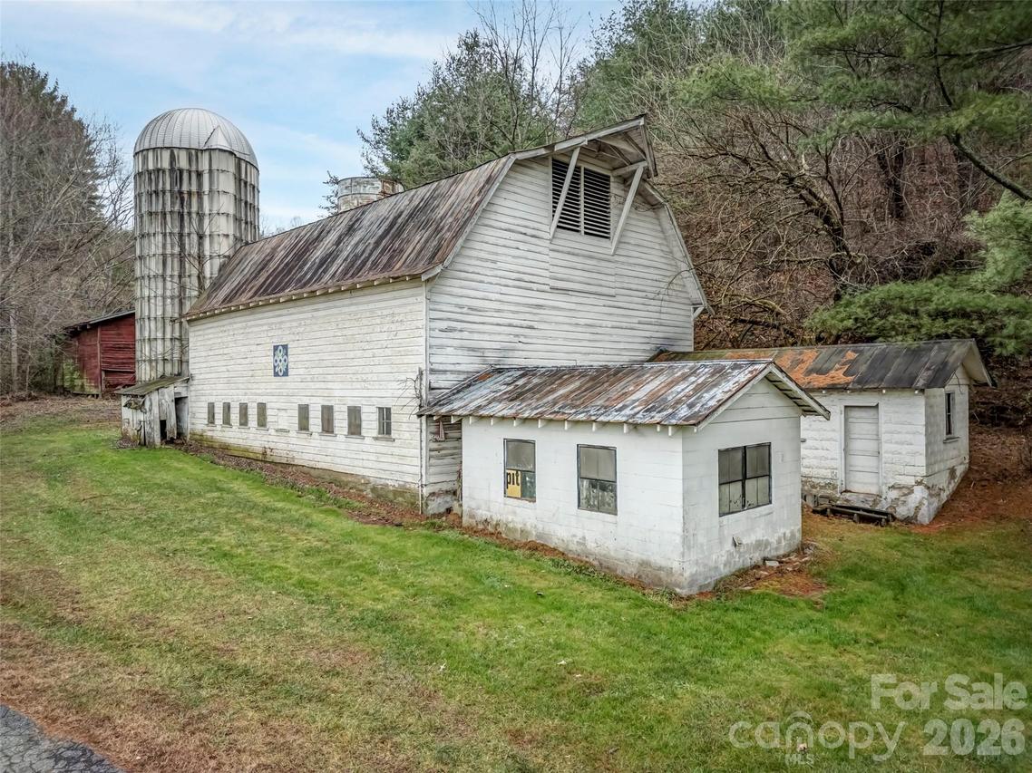 896 Newfound Rd., Leicester, NC 28748