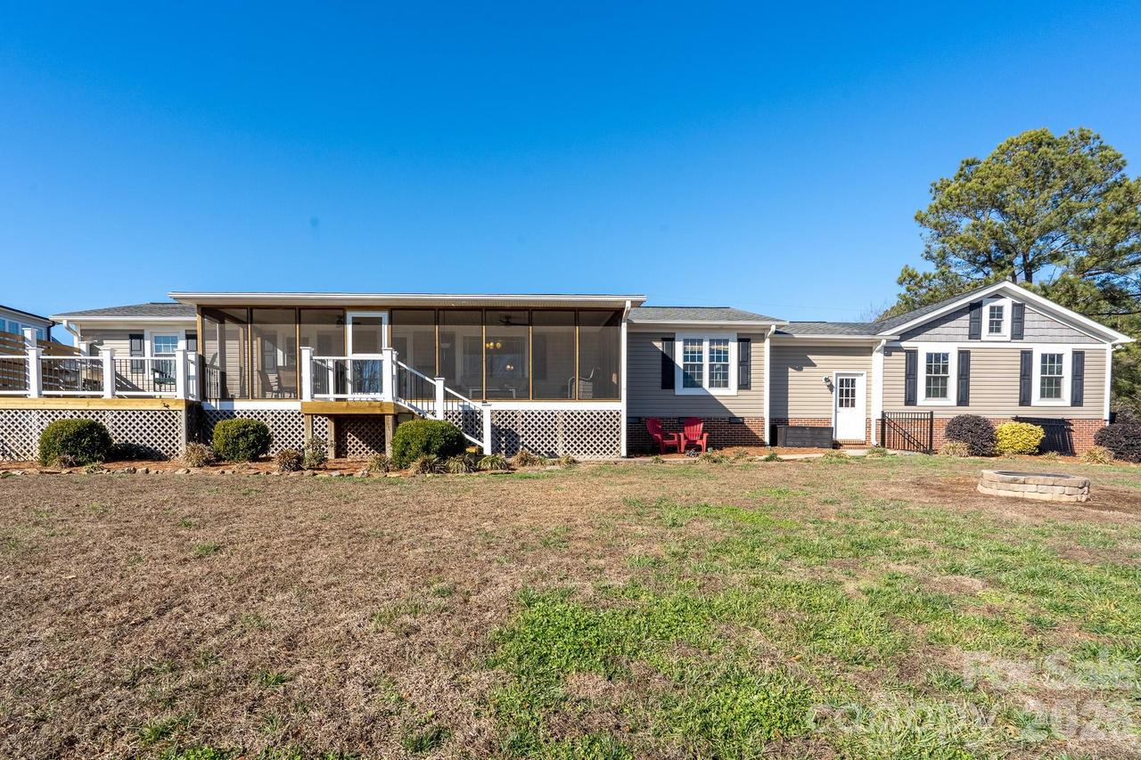 523 Harbor Rd., Norwood, NC 28128