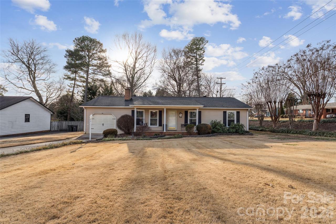 2501 Castlewood Dr., Gastonia, NC 28056