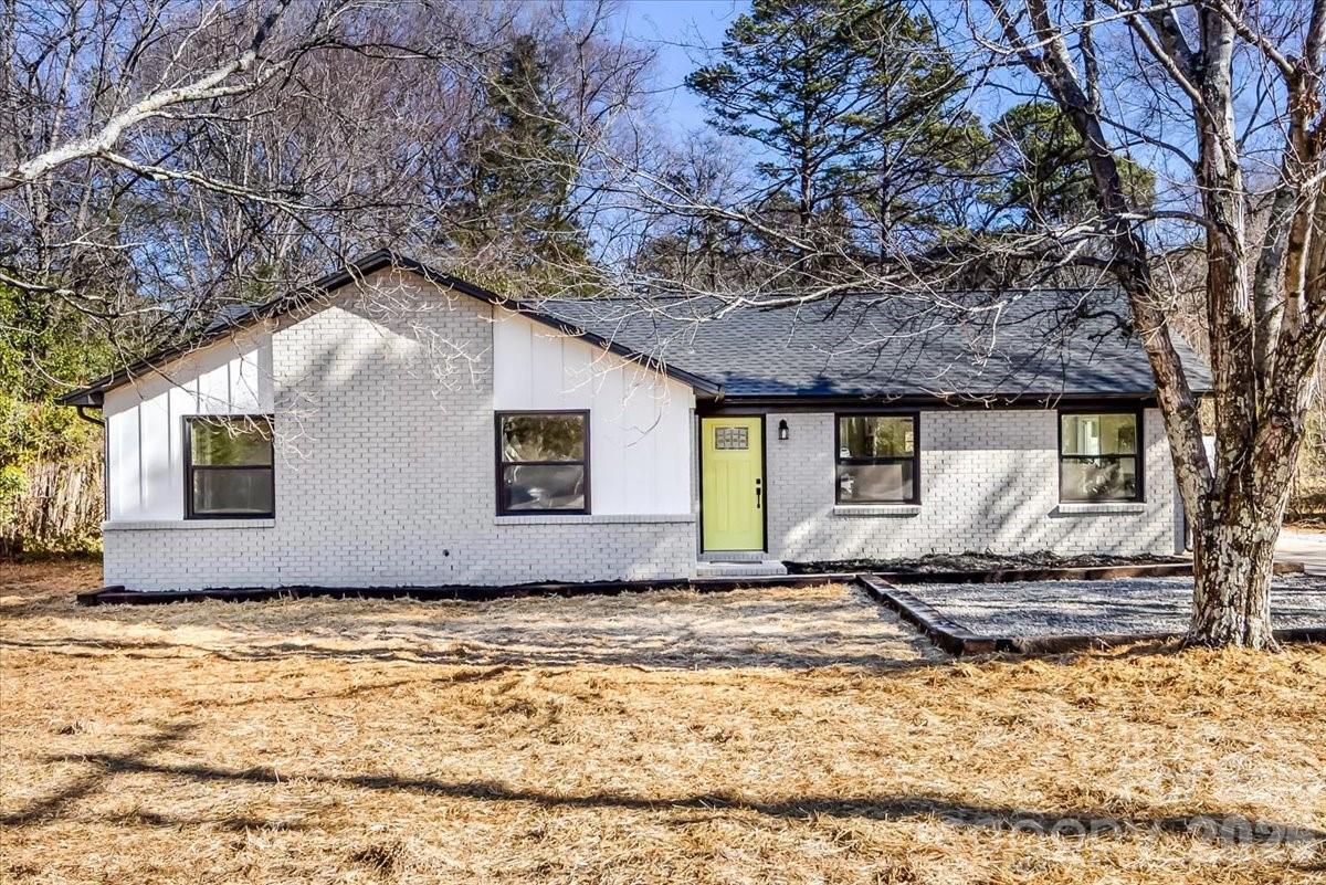 741 E John St., Matthews, NC 28105