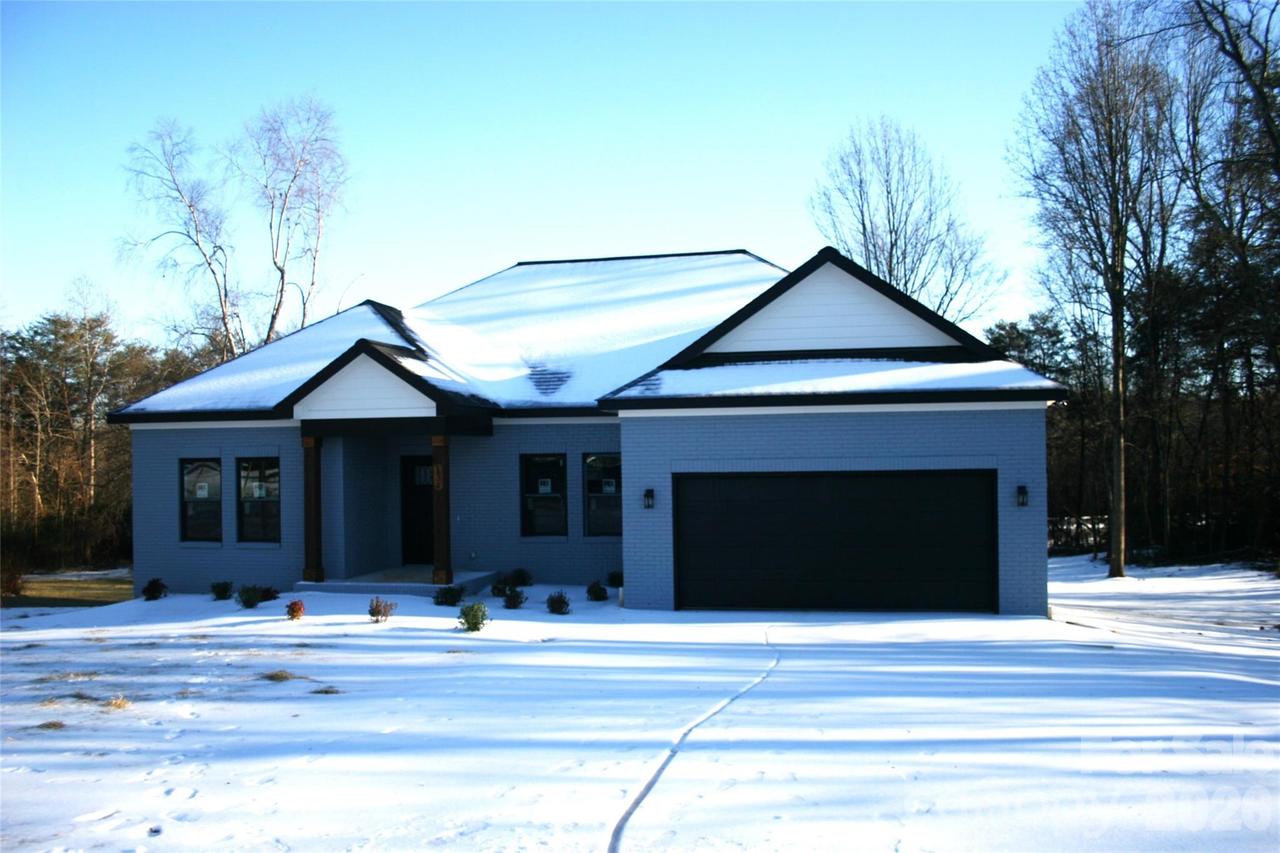 134 Whitney Ln., Statesville, NC 28625