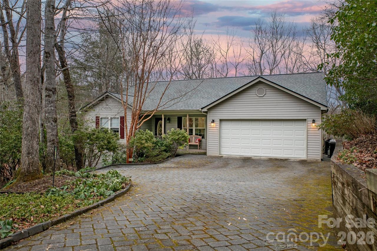 126 Gasga Ct., Brevard, NC 28712