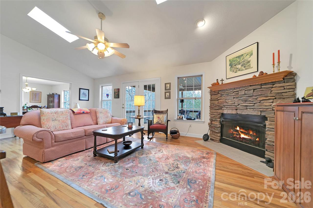 126 Gasga Ct., Brevard, NC 28712