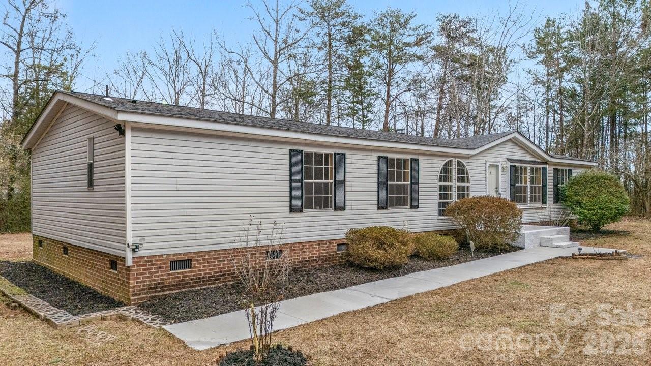 40348 Barnhardt Rd., New London, NC 28127