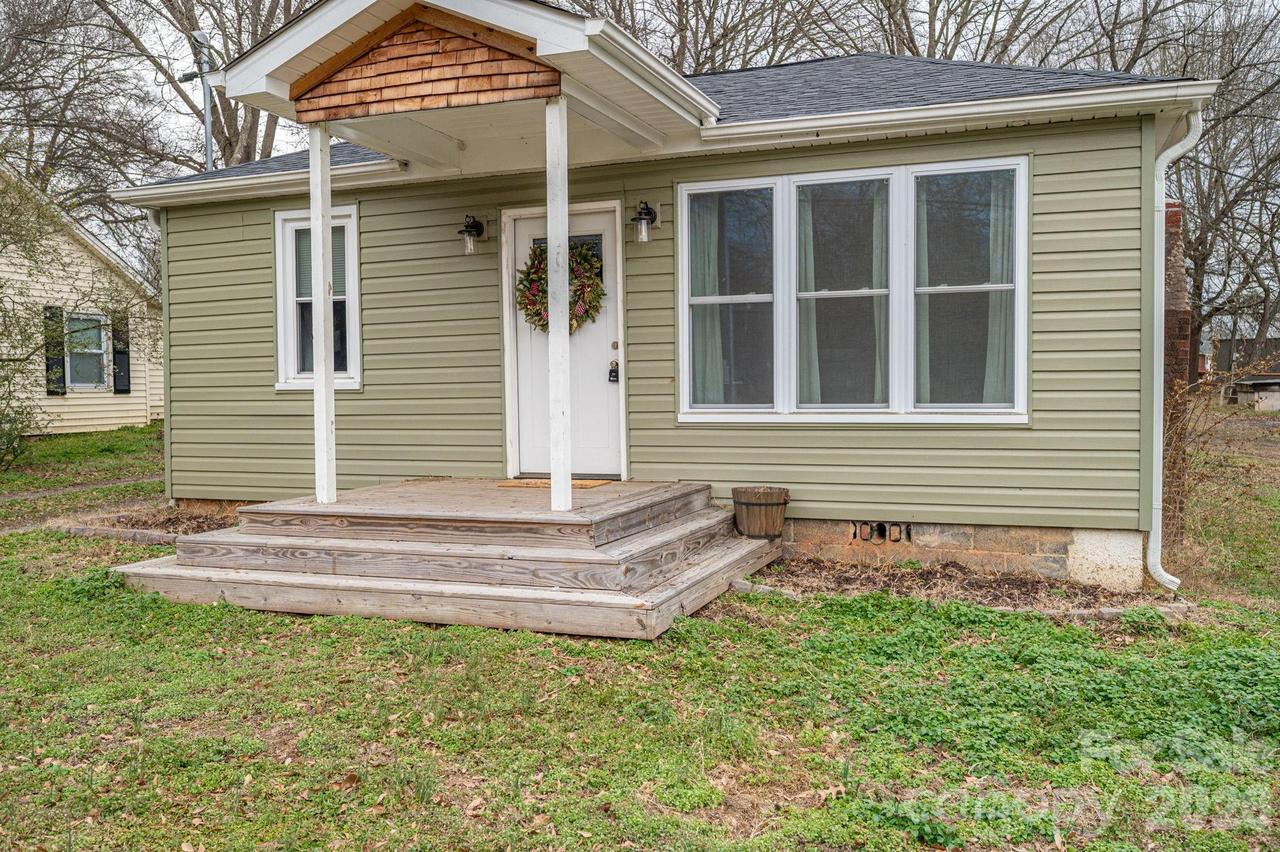 1063 W Hwy 150 Hwy., Lincolnton, NC 28092