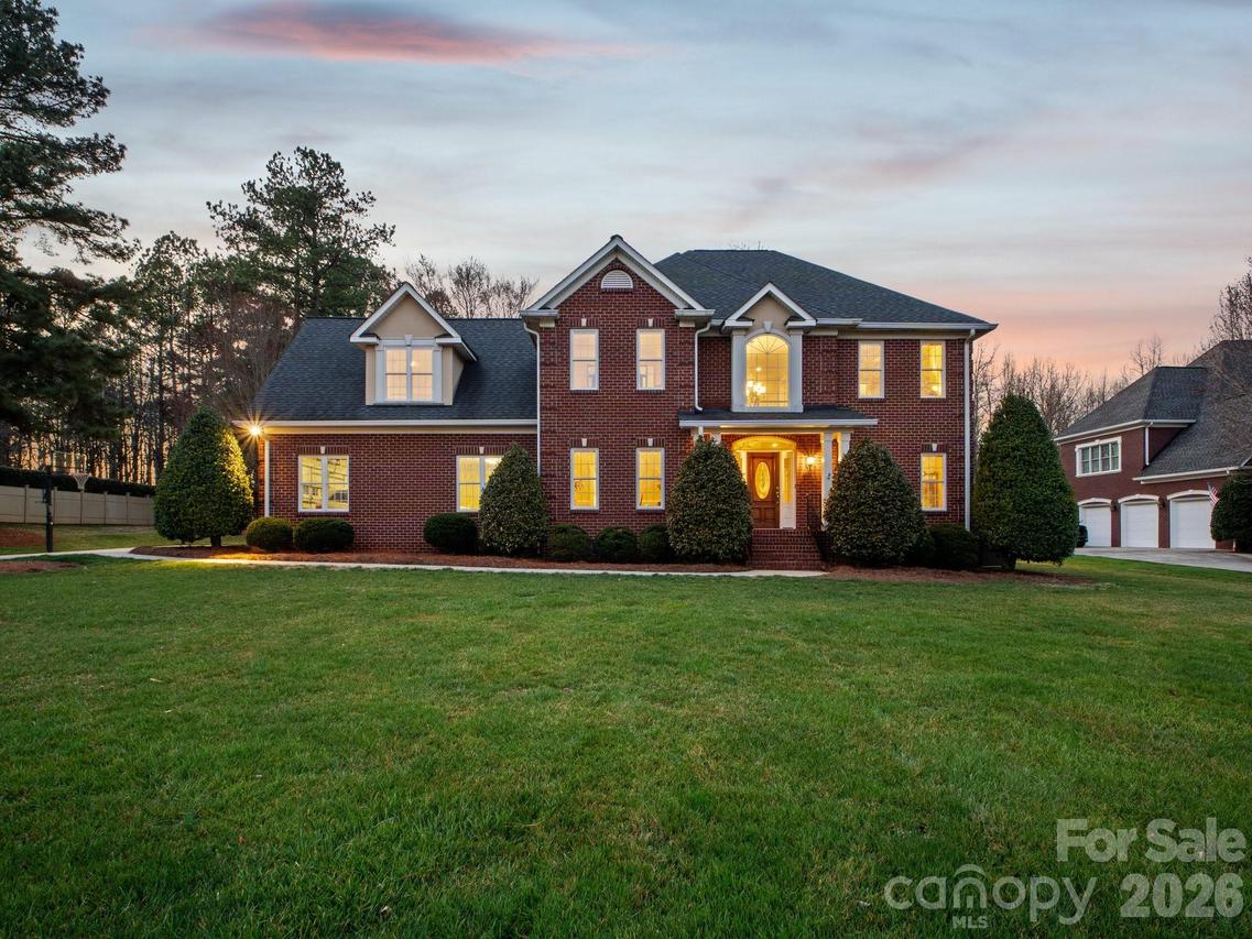 10019 Elibren Ln., Matthews, NC 28105
