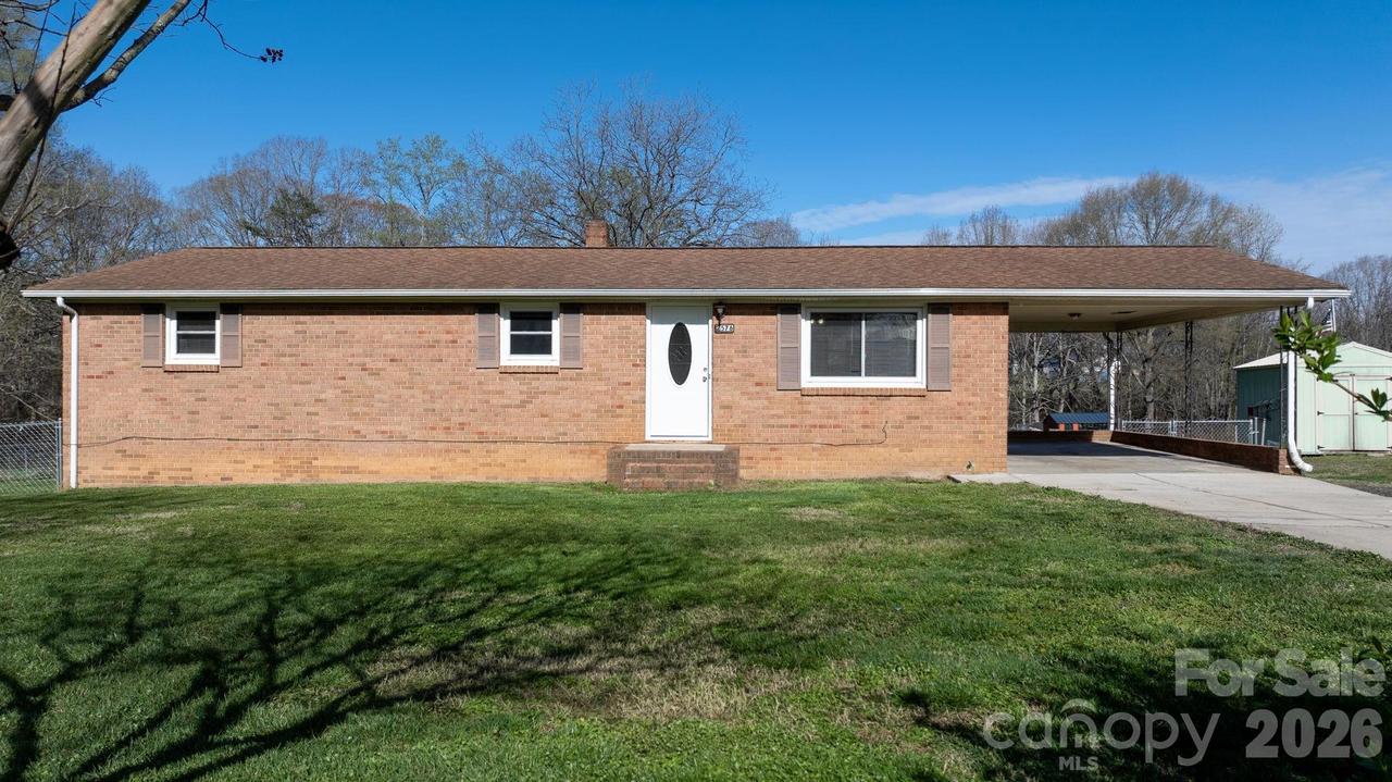 2576 Kingston St., Newton, NC 28658