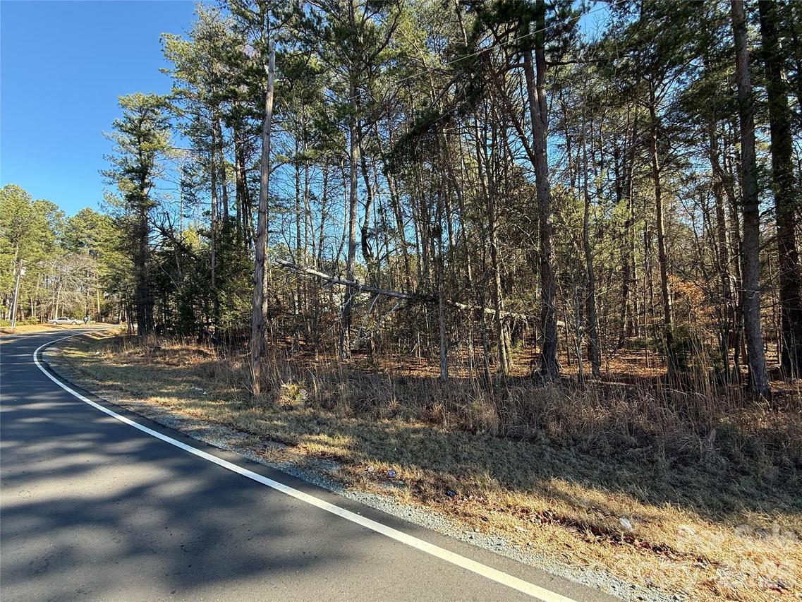 00 Thomas Rd., Charlotte, NC 28278