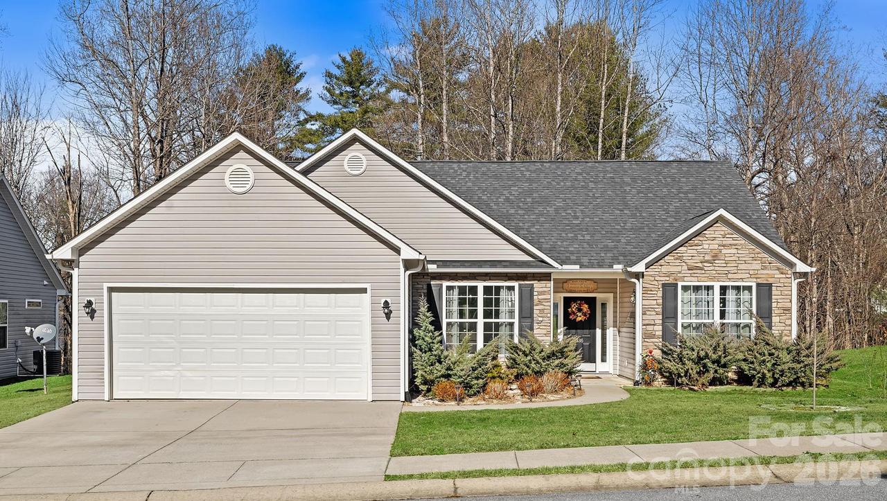 136 Grove End Rd., Fletcher, NC 28732