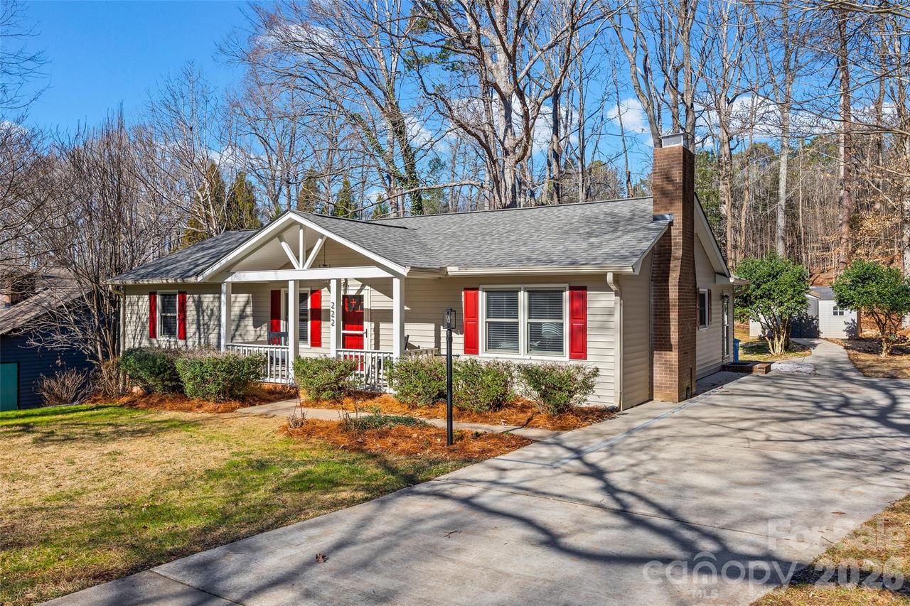 222 Woodridge Dr., Belmont, NC 28012