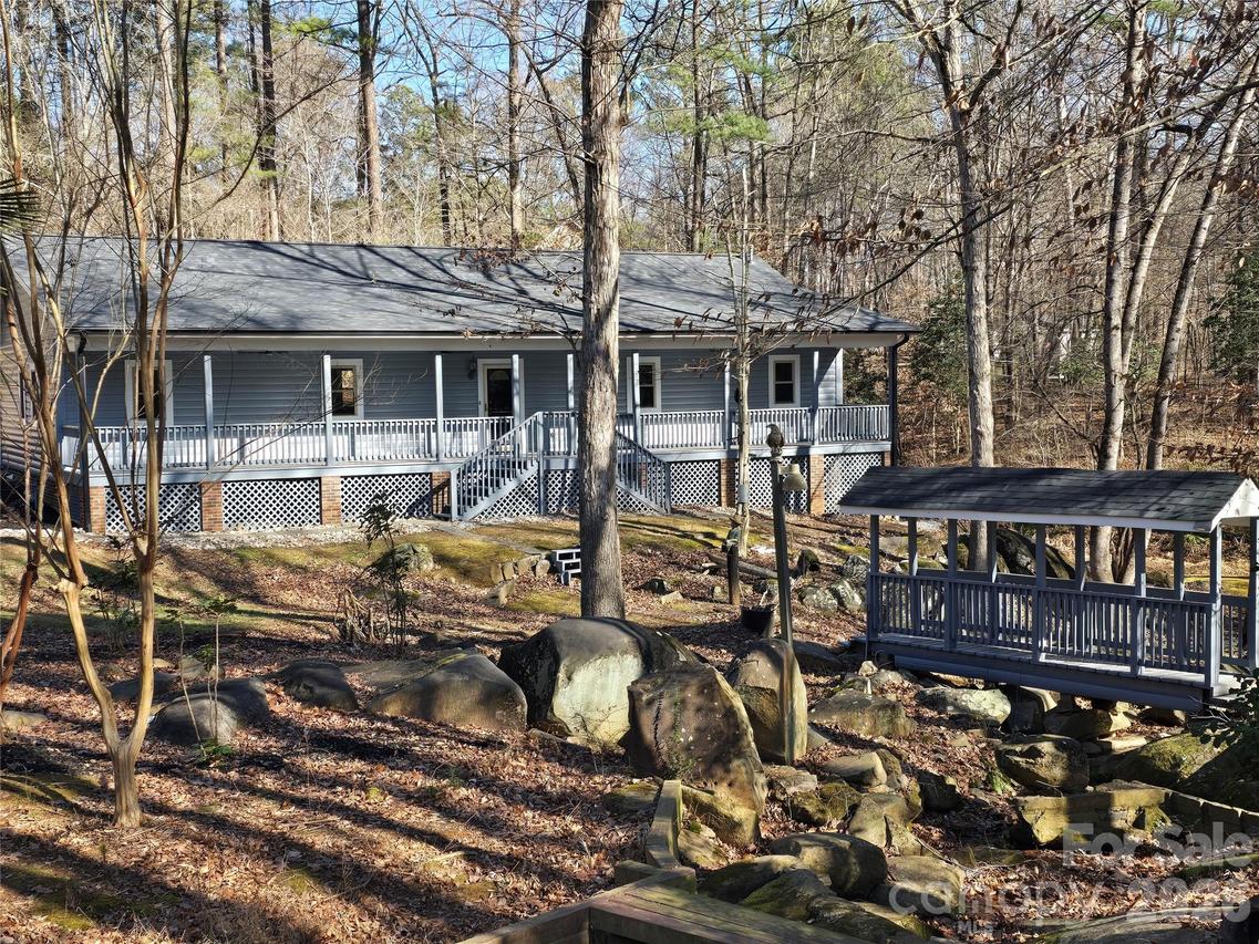 6802 Lowesville Ln., Stanley, NC 28164