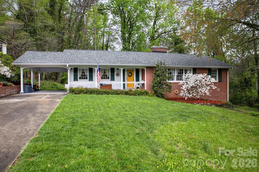 391 Hawthorne Dr., Brevard, NC 28712