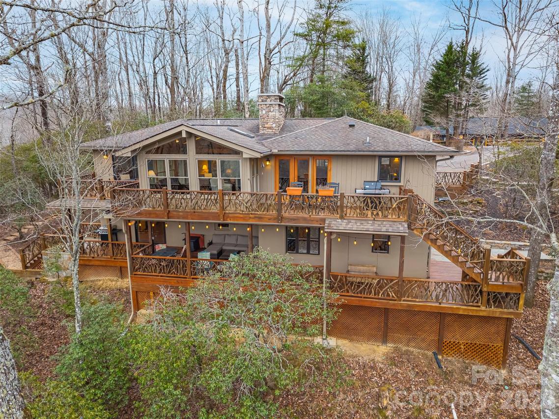 67 Ossarooga Ct., Brevard, NC 28712