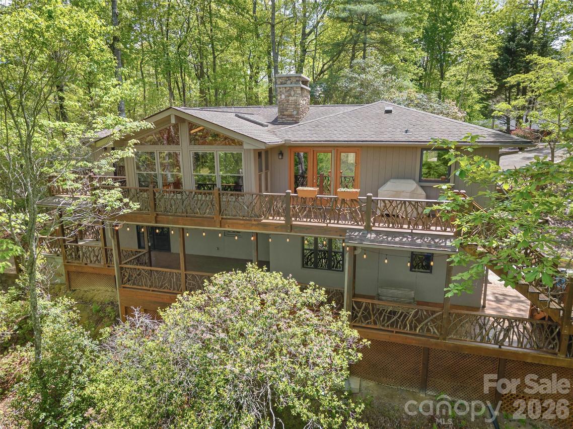 67 Ossarooga Ct., Brevard, NC 28712