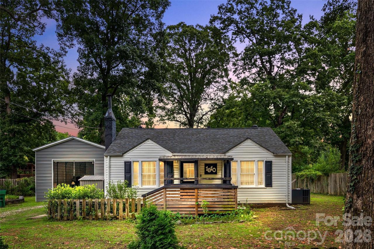 1810 Lisbon Ln., Charlotte, NC 28269