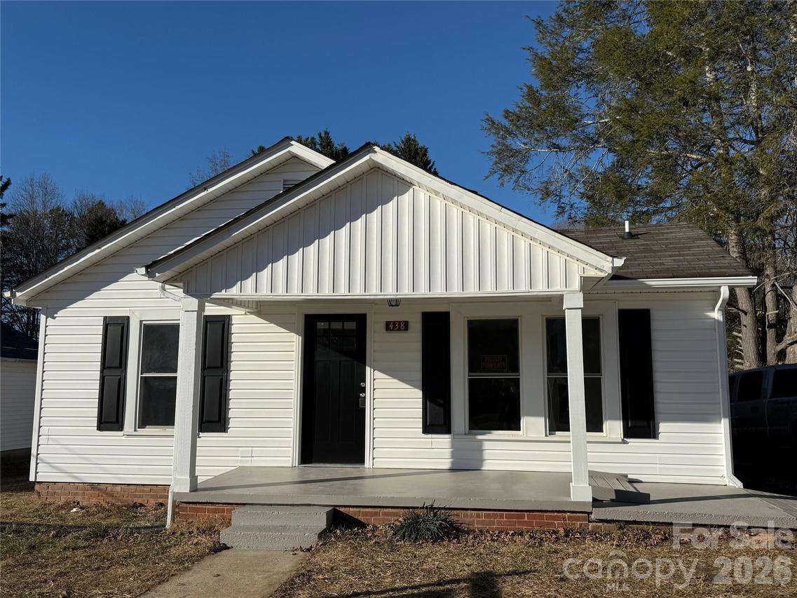 438 Pop Davis Rd., Taylorsville, NC 28681