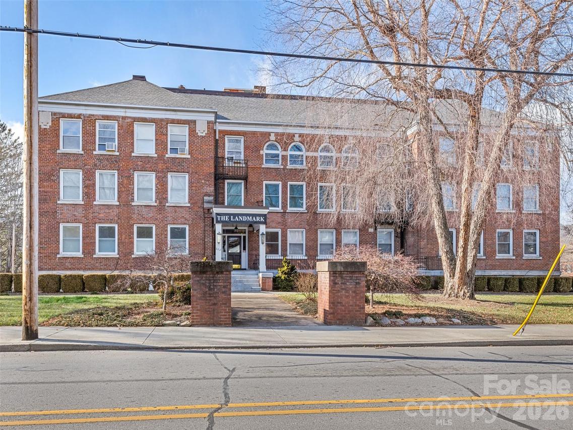 622 S Haywood St. #107, Waynesville, NC 28786